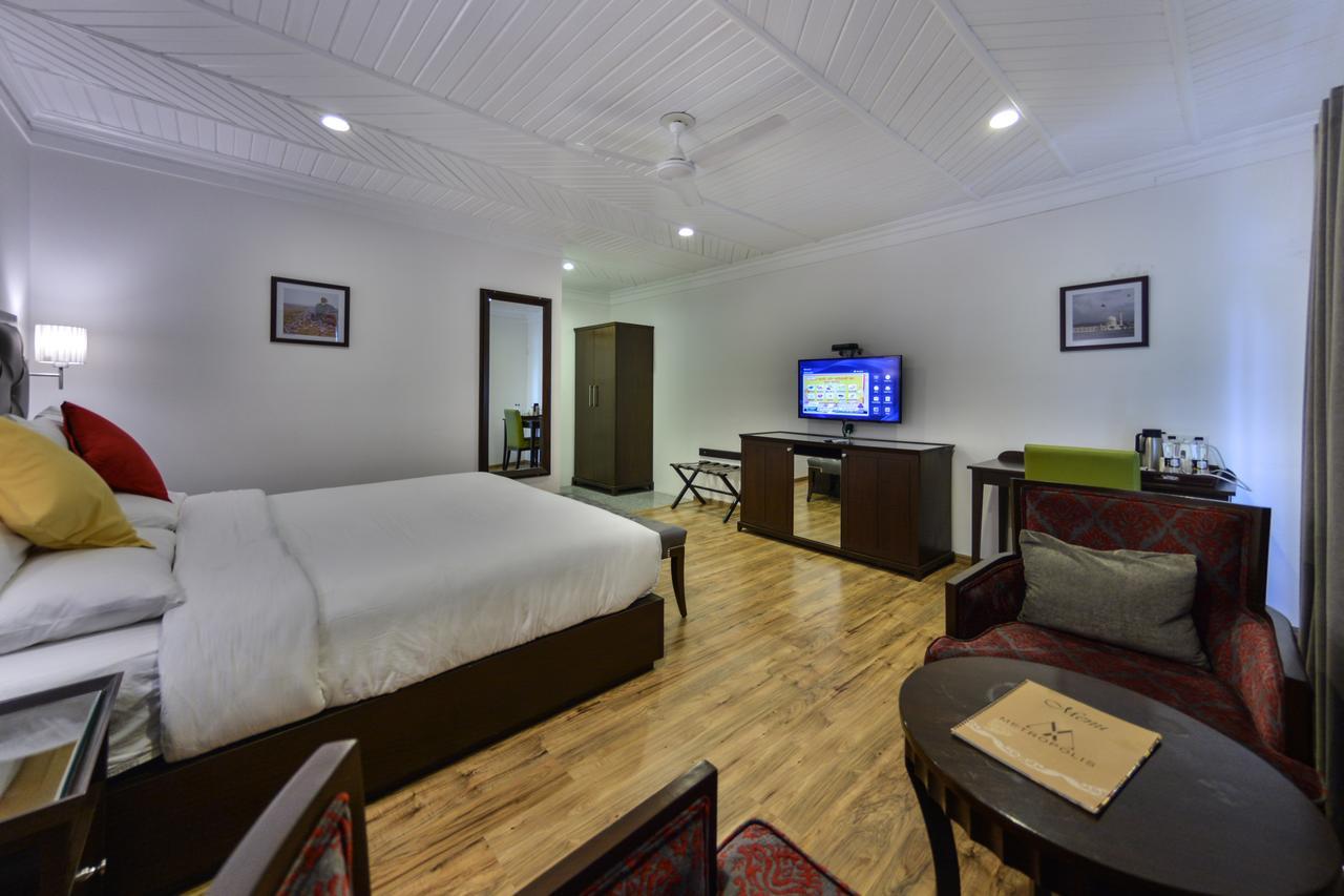 Hotel Metropolis Srīnagar エクステリア 写真