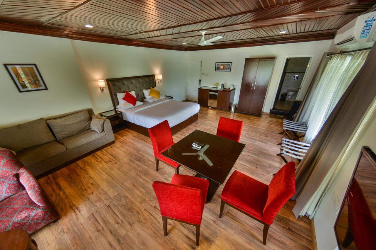 Hotel Metropolis Srīnagar エクステリア 写真