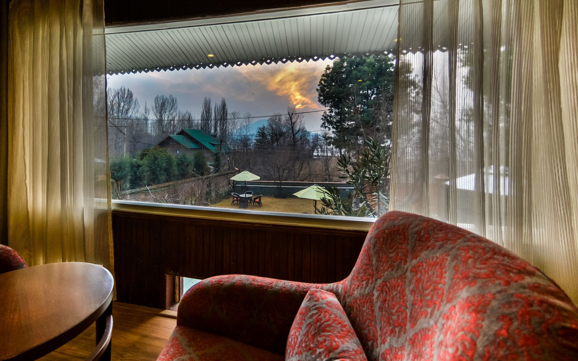 Hotel Metropolis Srīnagar エクステリア 写真